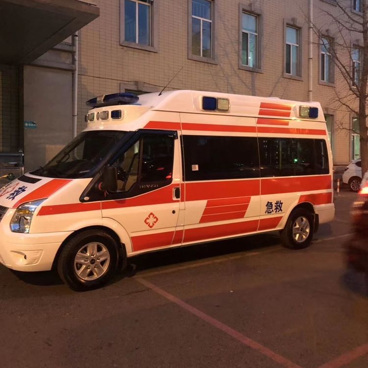 永胜夜间租赁救护车护送病人转院：安全转运的 8 大核心注意事项